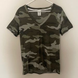 Women’s Victoria’s Secret PINK Camo V-Neck T-Shirt Size Large